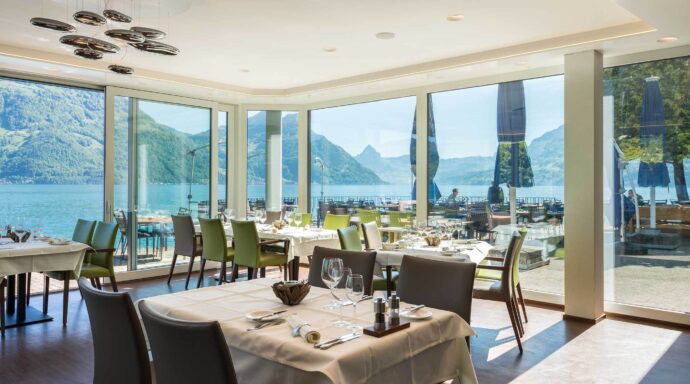 Unser Restaurant mit herrlichem Blick zum See