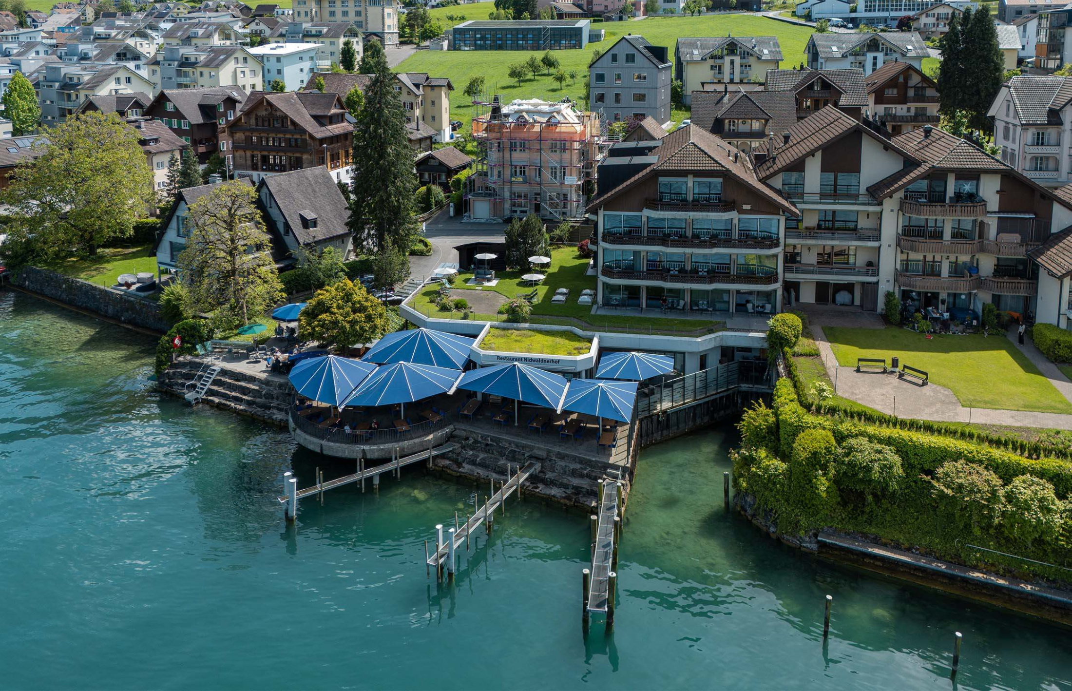 Drohnenansicht hotel nidwaldnerhof beckenried 01